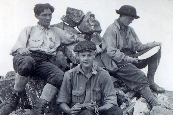 Alt image