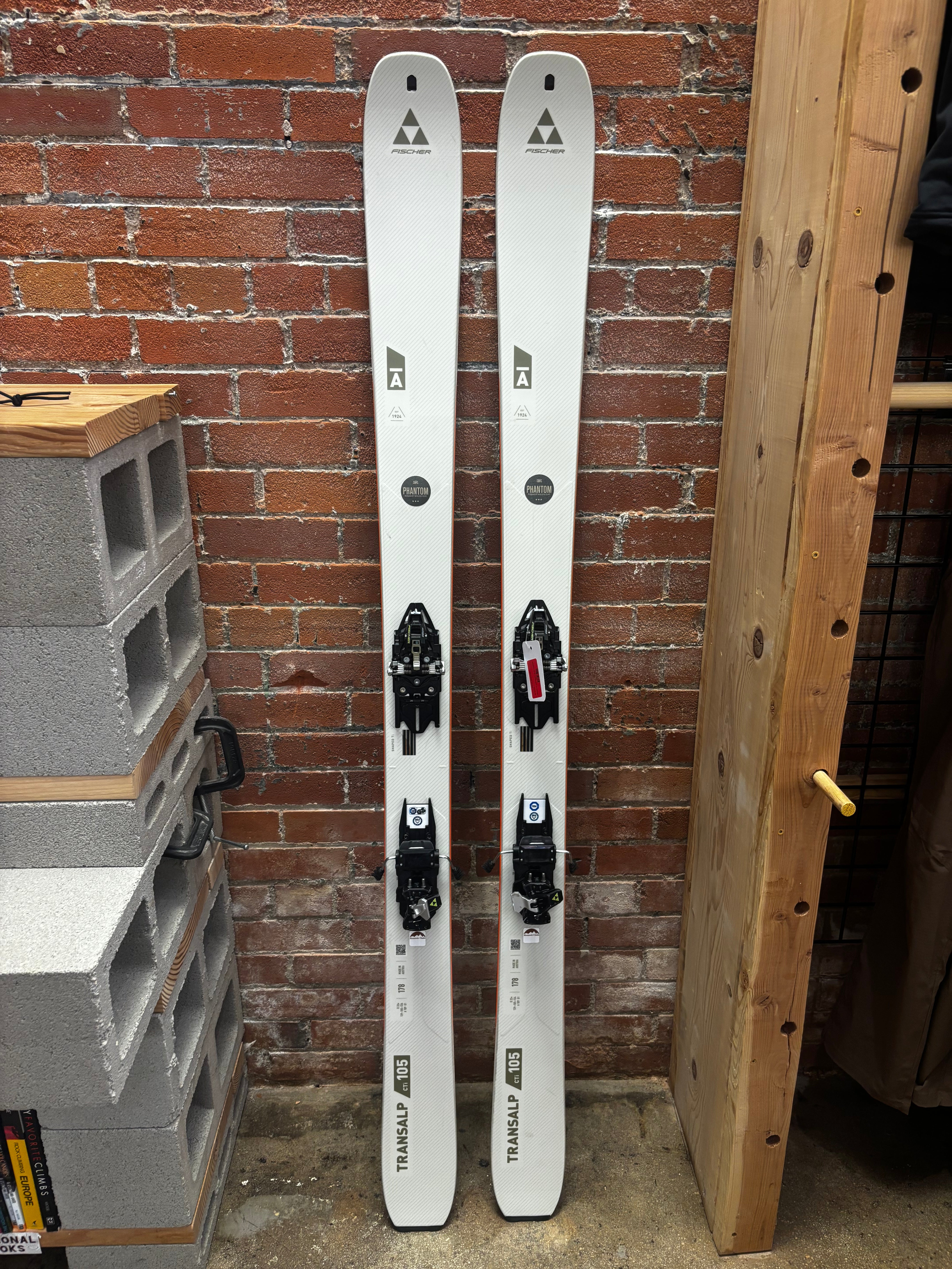 Mountain Chalet Demo Kit - Transalp 105/178 with Fischer Tour Classic and Fisher Skins